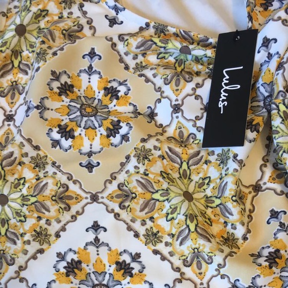 Yellow Lulu’s Dress - Picture 4 of 7